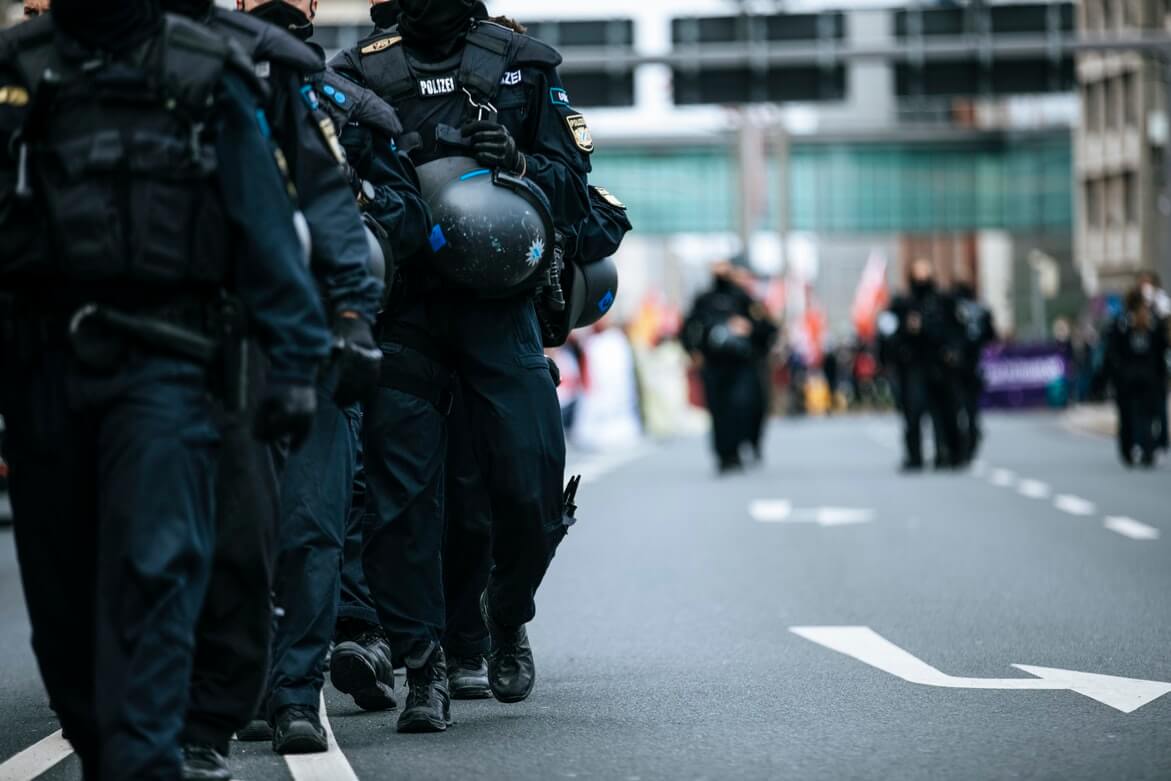 can-you-check-for-free-arrest-warrants